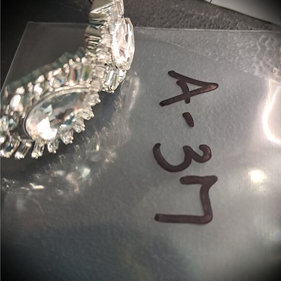 Vintage Kramer Art Nouveau Bold Rhinestone Bracelet Hinge Clasp Siver Clear CZ - Picture 10 of 10